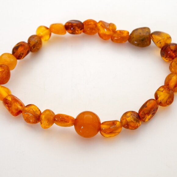 Polished Amber Bead Bracelet with Center Bead, 100% Natural Amber, 18cm - Picture 2 of 7